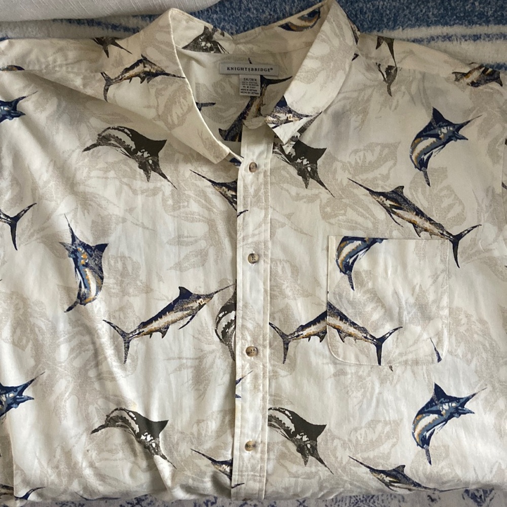 NWOT 3XL SHORT SLEEVE BOTTON UP WITH SWORDFISH